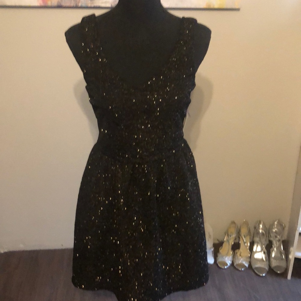 Necessary Objects sz M black & gold lady’s dress